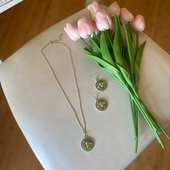 NWT Honey Bee Earrings | Gold + Emerald Green - Picture 13 of 16
